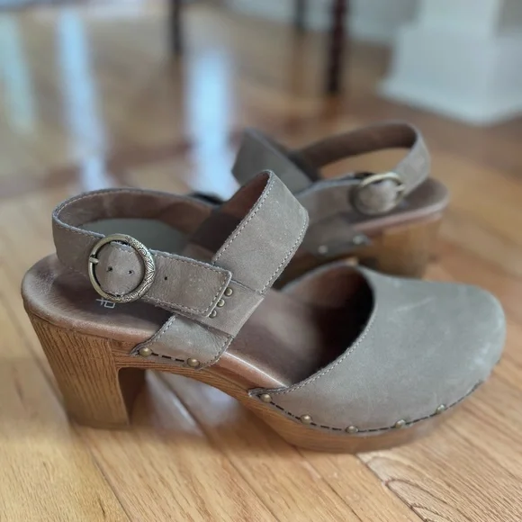 Dansko Mary Jane Clog Heels Size 40 Taupe Nubuck Leather Comfort Shoes - Picture 6 of 6